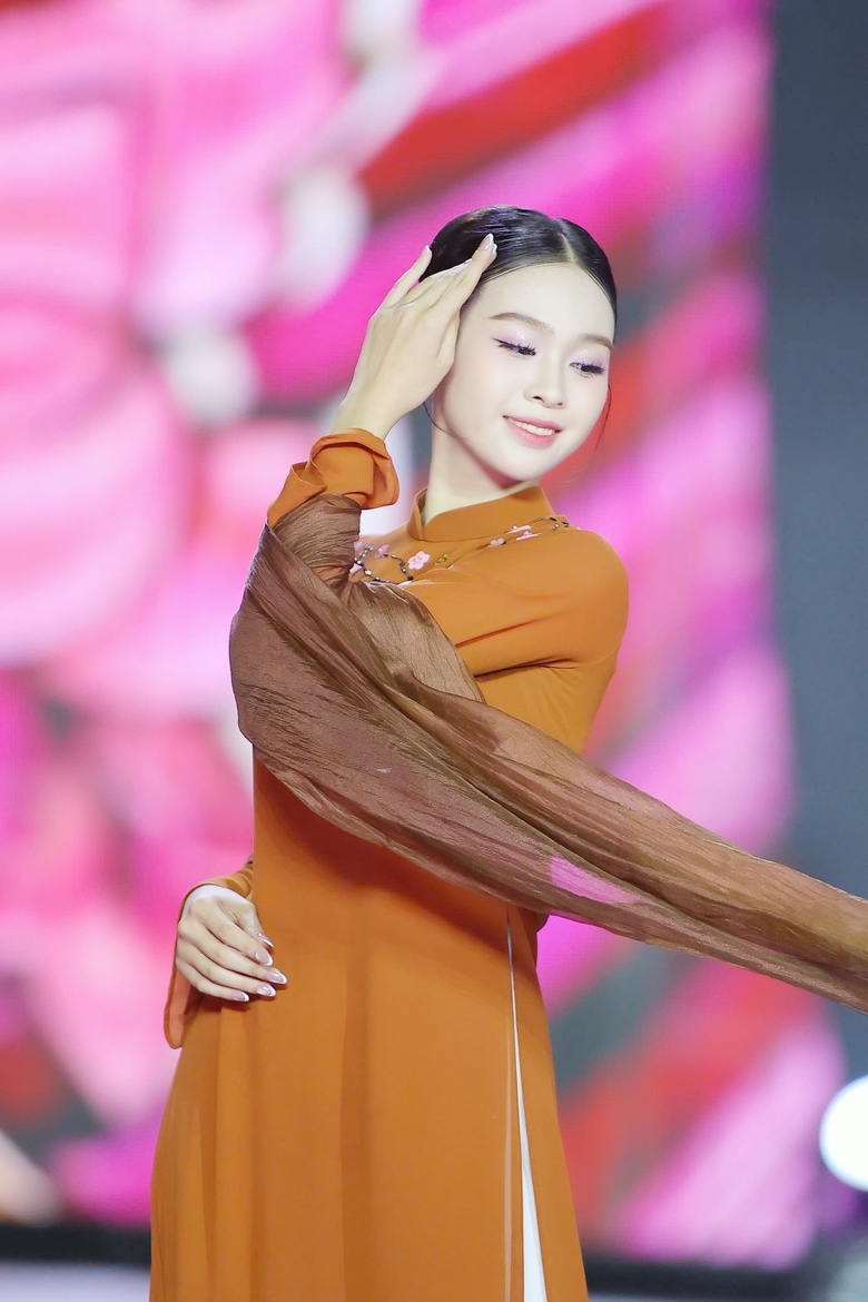 Hoa hậu Việt Nam 2024: Top 10 lộ diện sau m&agrave;n thi Trang phục Dạ hội- Ảnh 5.