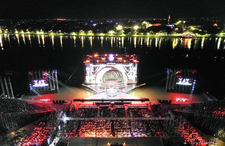 Hoa hậu Việt Nam 2024: Top 10 lộ diện sau m&agrave;n thi Trang phục Dạ hội- Ảnh 1.