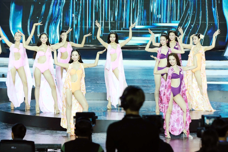 Hoa hậu Việt Nam 2024: Top 10 lộ diện sau m&agrave;n thi Trang phục Dạ hội- Ảnh 19.