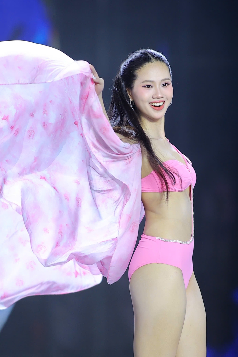 Hoa hậu Việt Nam 2024: Top 10 lộ diện sau m&agrave;n thi Trang phục Dạ hội- Ảnh 9.