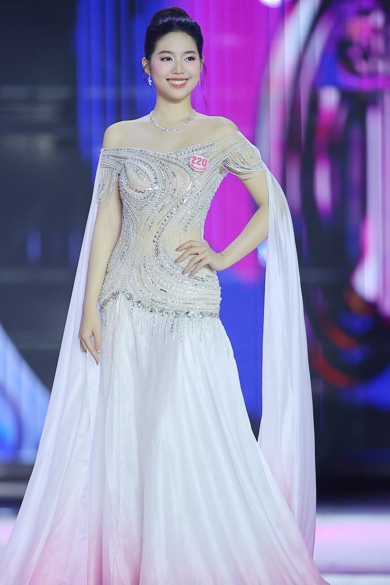 Hoa hậu Việt Nam 2024: Top 10 lộ diện sau m&agrave;n thi Trang phục Dạ hội- Ảnh 20.