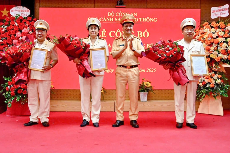 Cục CSGT lần đầu ti&ecirc;n c&oacute; nữ ph&oacute; cục trưởng- Ảnh 1.