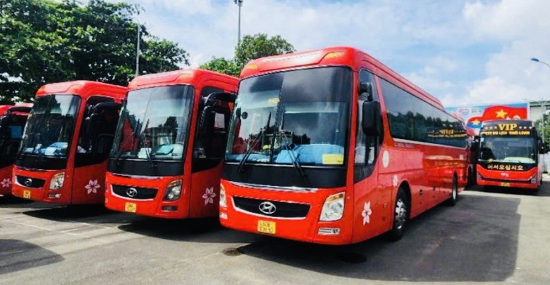 Triển khai 32 xe đưa đón 1.400 cán bộ Bình Phước qua lại Đồng Nai cuối và đầu tuần- Ảnh 1. Triển khai 32 xe đưa đón 1.400 cán bộ Bình Phước qua lại Đồng Nai cuối và đầu tuần- Ảnh 1.