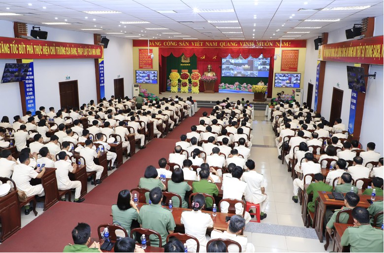 C&ocirc;ng an tỉnh Đồng Nai mới c&oacute; 8 ph&oacute; gi&aacute;m đốc, trong đ&oacute; 5 người điều động từ B&igrave;nh Phước- Ảnh 2.