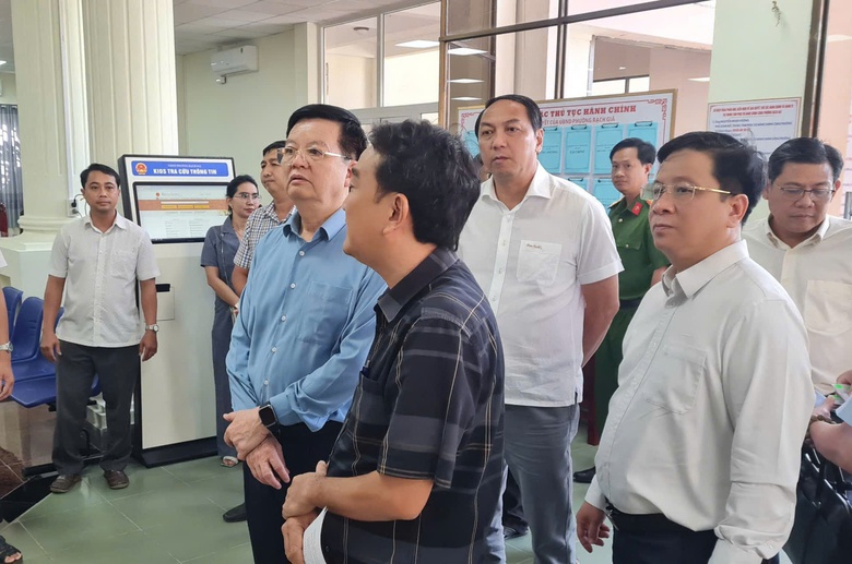 Ph&oacute; Thủ tướng Mai Văn Ch&iacute;nh kiểm tra vận h&agrave;nh ch&iacute;nh quyền hai cấp tỉnh An Giang mới- Ảnh 2.