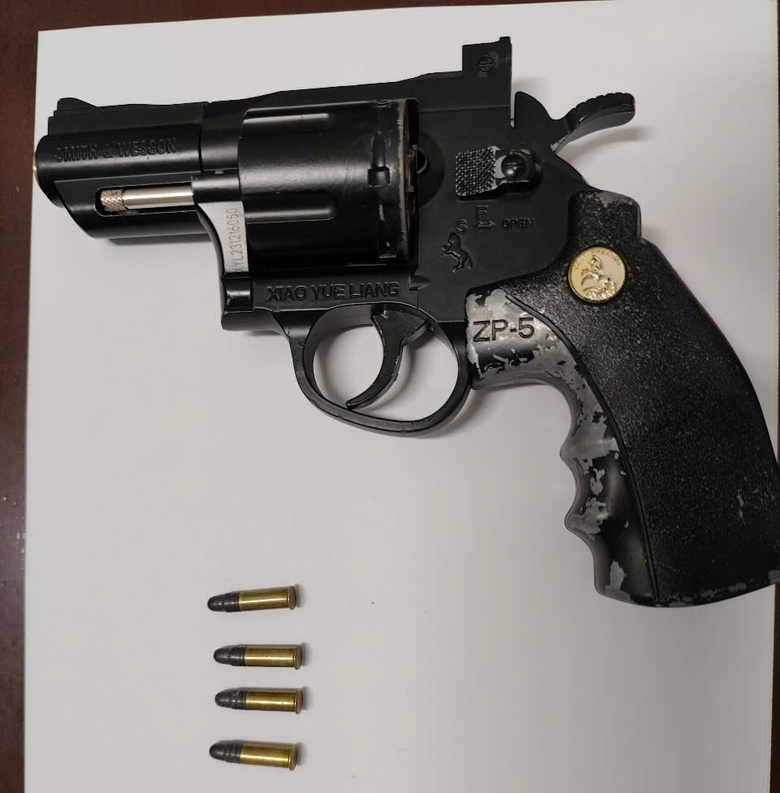 Cần Thơ: Bắt 10 đối tượng, thu giữ gần 2,7kg ma t&uacute;y, 1 khẩu s&uacute;ng- Ảnh 7.