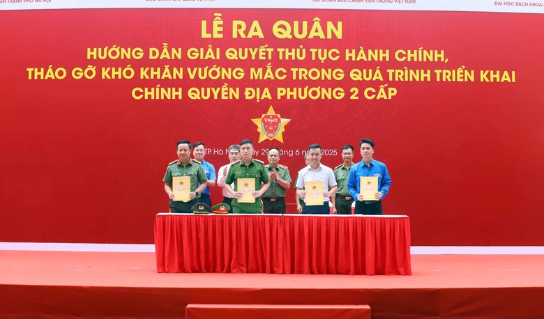 Bộ C&ocirc;ng an sẽ hướng dẫn nhiệm vụ của cấp tỉnh v&agrave; x&atilde; tr&ecirc;n ứng dụng VNeID- Ảnh 1.