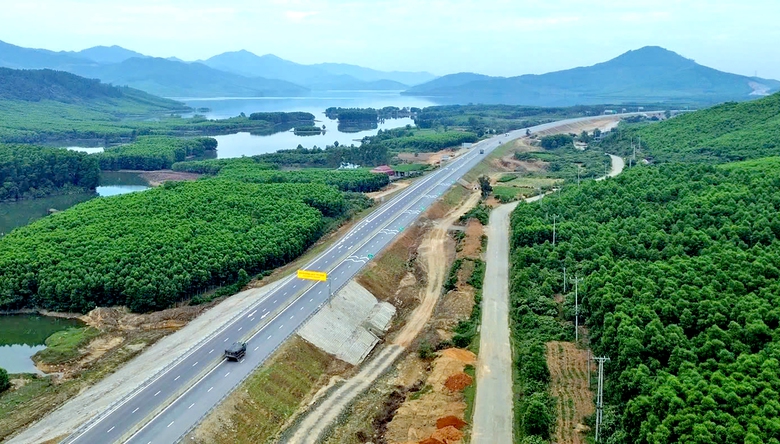 Lợi gì khi phân cấp đầu tư xây dựng, giao thông?- Ảnh 3. Lợi gì khi phân cấp đầu tư xây dựng, giao thông?- Ảnh 3.