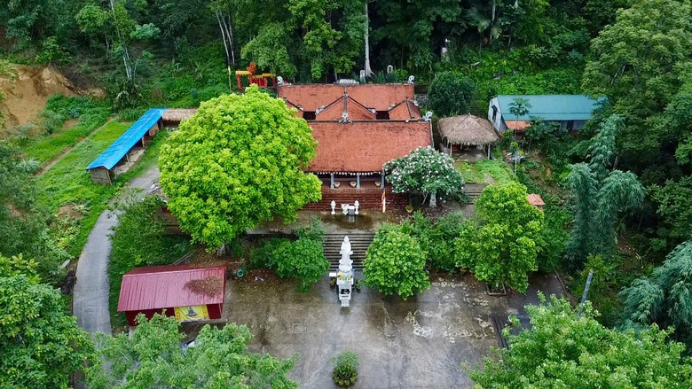 Bên trong ngôi chùa cổ nơi sư thầy livestream thu hút hàng triệu người- Ảnh 9. Bên trong ngôi chùa cổ nơi sư thầy livestream thu hút hàng triệu người- Ảnh 9.