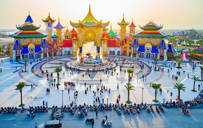 Du lịch h&egrave; tung nhiều ưu đ&atilde;i, giảm gi&aacute; s&acirc;u- Ảnh 1.