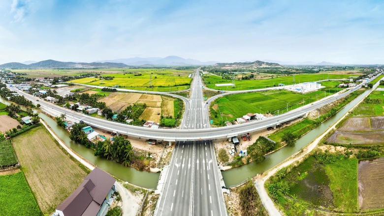 C&aacute;c "&ocirc;ng lớn" li&ecirc;n tiếp xin đầu tư PPP mở rộng cao tốc Bắc - Nam, chuy&ecirc;n gia n&oacute;i g&igrave;?- Ảnh 3.