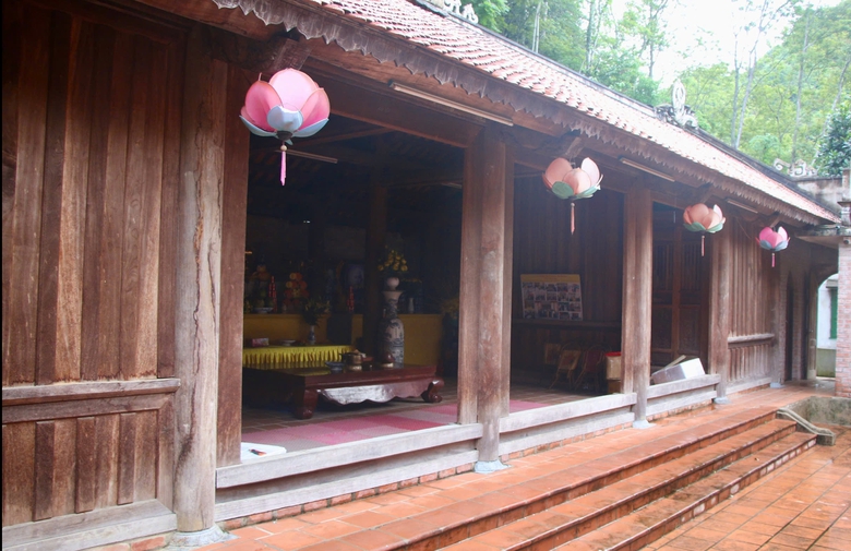 Bên trong ngôi chùa cổ nơi sư thầy livestream thu hút hàng triệu người- Ảnh 2. Bên trong ngôi chùa cổ nơi sư thầy livestream thu hút hàng triệu người- Ảnh 2.