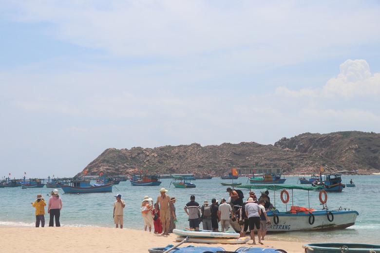 Bình Định phân luồng 3 tuyến thủy nội địa, siết chặt an toàn giao thông du lịch biển- Ảnh 2. Bình Định phân luồng 3 tuyến thủy nội địa, siết chặt an toàn giao thông du lịch biển- Ảnh 2.