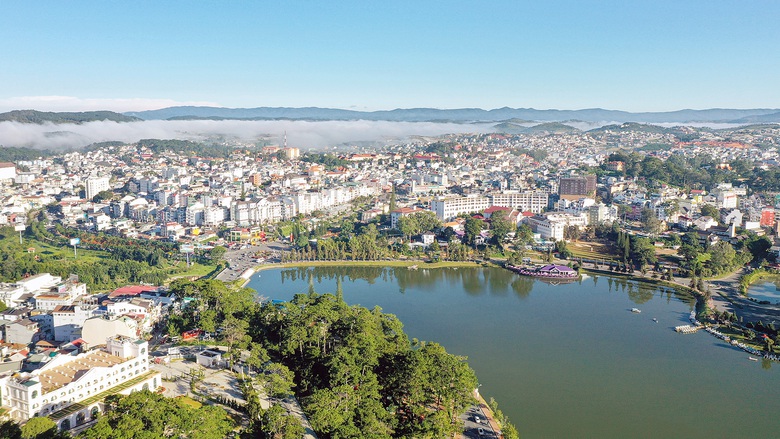 Tỉnh lớn nhất Việt Nam sau sáp nhập sẽ bố trí chỗ ở cho 2.600 người làm việc thế nào?- Ảnh 1. Tỉnh lớn nhất Việt Nam sau sáp nhập sẽ bố trí chỗ ở cho 2.600 người làm việc thế nào?- Ảnh 1.