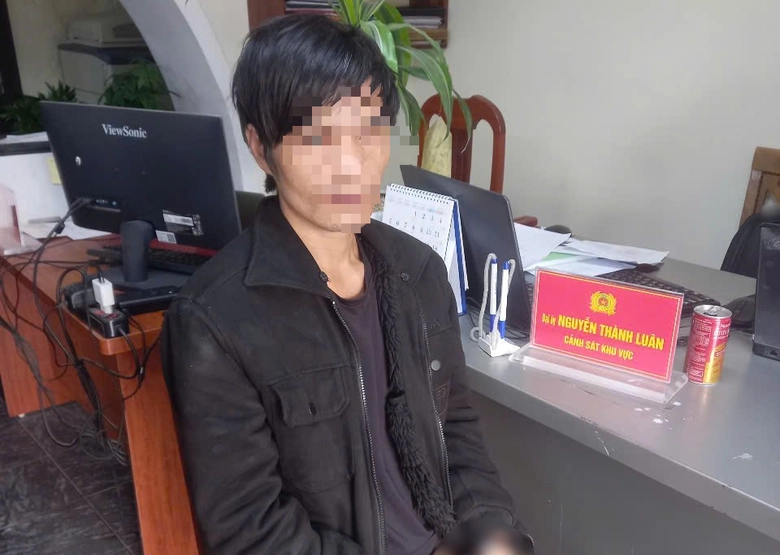 Lẩn trốn trong nhà hoang ở TP Đà Lạt, đối tượng truy nã bị Công an Quảng Ngãi bắt giữ- Ảnh 1. Lẩn trốn trong nhà hoang ở TP Đà Lạt, đối tượng truy nã bị Công an Quảng Ngãi bắt giữ- Ảnh 1.