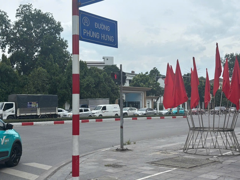 H&agrave; Nội tổ chức lại giao th&ocirc;ng đường Ph&ugrave;ng Hưng - H&agrave; Đ&ocirc;ng, người d&acirc;n đi lại thế n&agrave;o?- Ảnh 1.