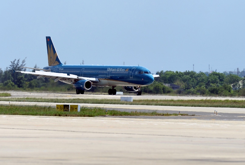 M&aacute;y bay đi Cam Ranh hạ c&aacute;nh khẩn tại Đ&agrave; Nẵng v&igrave; một h&agrave;nh kh&aacute;ch gặp vấn đề sức khỏe- Ảnh 1.