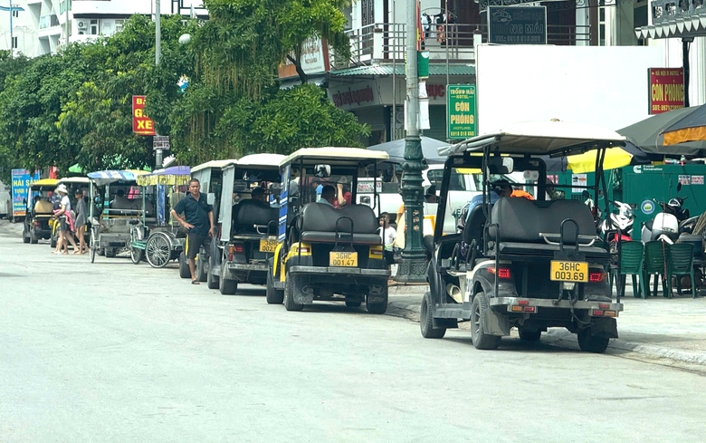 Sầm Sơn cắm biển 30km/h, xe điện hoạt động bình thường từ 1/7- Ảnh 3. Sầm Sơn cắm biển 30km/h, xe điện hoạt động bình thường từ 1/7- Ảnh 3.