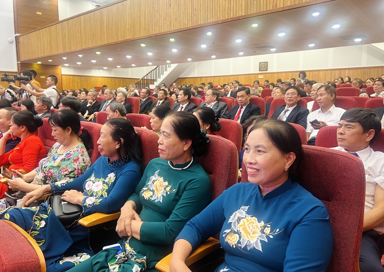 Dấu ấn lịch sử ngày 30/6: Các phường, xã ở Thủ đô đồng loạt ra mắt bộ máy hành chính mới- Ảnh 4. Dấu ấn lịch sử ngày 30/6: Các phường, xã ở Thủ đô đồng loạt ra mắt bộ máy hành chính mới- Ảnh 4.