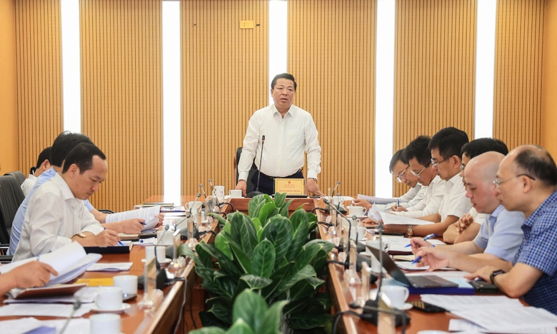 Minister Tran Hong Minh: Clear bottlenecks to launch Lao Cai - Hanoi - Hai Phong railway- Ảnh 2.