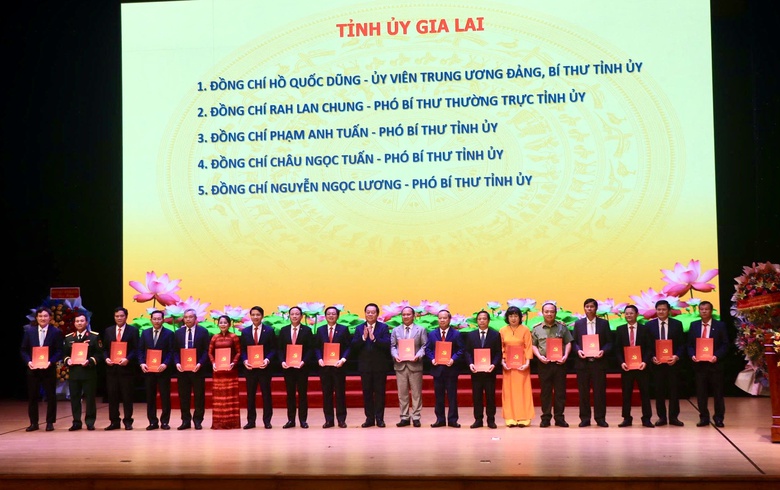 Người d&acirc;n, c&aacute;n bộ phấn khởi, chung kỳ vọng tỉnh mới "hợp lực vươn xa"- Ảnh 3.