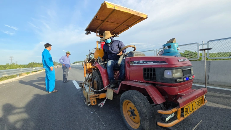 Cao tốc Vạn Ninh - Cam Lộ dự kiến thông xe 30/6, vượt tiến độ 4 tháng- Ảnh 3. Cao tốc Vạn Ninh - Cam Lộ dự kiến thông xe 30/6, vượt tiến độ 4 tháng- Ảnh 3.