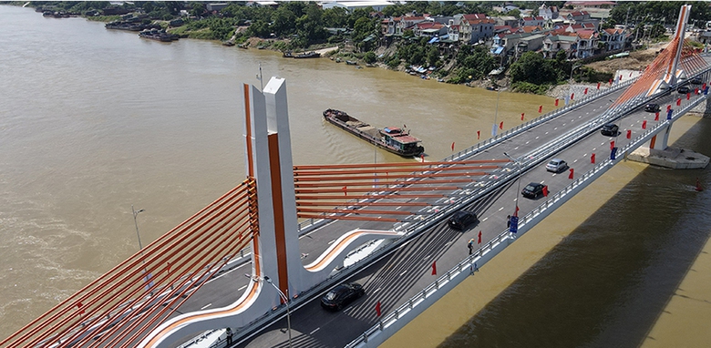 Vĩnh Ph&uacute;c: Ph&aacute;t triển hạ tầng giao th&ocirc;ng, thu h&uacute;t đầu tư tạo động lực ph&aacute;t triển kinh tế- Ảnh 1.