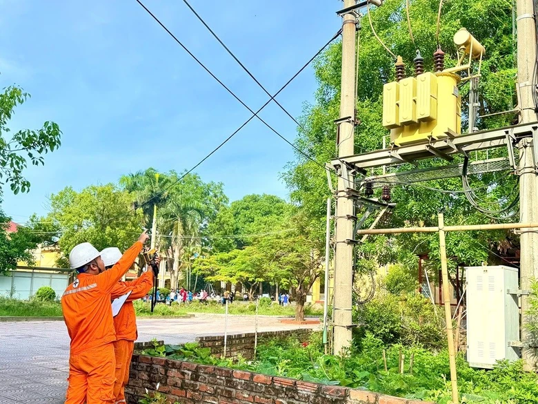 Vĩnh Phúc: Đảm bảo cấp điện liên tục, an toàn trong kỳ thi tuyển sinh vào lớp 10 THPT- Ảnh 2. Vĩnh Phúc: Đảm bảo cấp điện liên tục, an toàn trong kỳ thi tuyển sinh vào lớp 10 THPT- Ảnh 2.