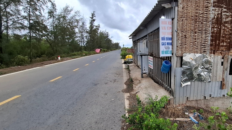 Bạc Liêu kiên quyết xử lý vi phạm hành lang đê Biển Đông- Ảnh 3. Bạc Liêu kiên quyết xử lý vi phạm hành lang đê Biển Đông- Ảnh 3.