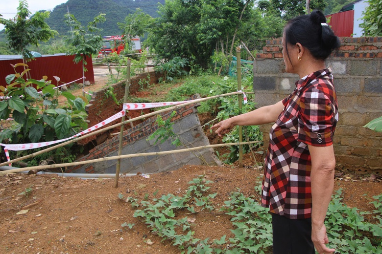 Hiểm họa từ hố tử thần mở rộng tại bản l&agrave;ng v&ugrave;ng cao Bắc Kạn- Ảnh 3.