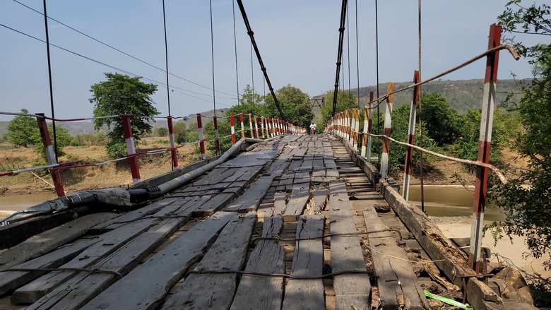 H&agrave;ng loạt cầu treo ở Gia Lai xuống cấp- Ảnh 1.