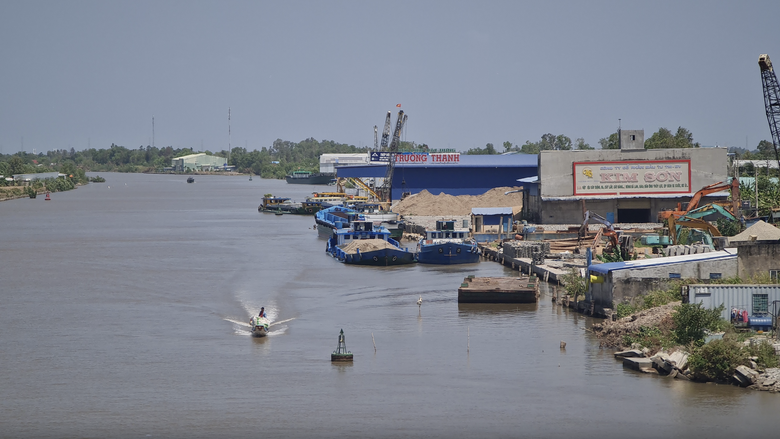 Đề xuất bến thuỷ chỉ đón tàu tới 750 tấn, thúc đẩy cạnh tranh lành mạnh- Ảnh 1. Đề xuất bến thuỷ chỉ đón tàu tới 750 tấn, thúc đẩy cạnh tranh lành mạnh- Ảnh 1.