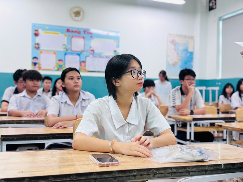 Sĩ tử TP.HCM tự tin bước v&agrave;o kỳ thi tuyển sinh lớp 10- Ảnh 5.