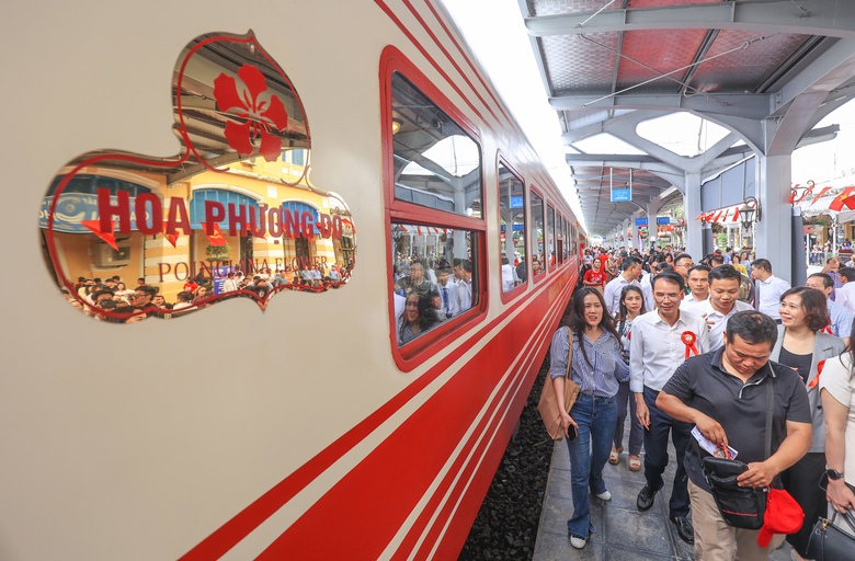 Sản lượng vận chuyển h&agrave;nh kh&aacute;ch tăng vọt, đường sắt c&oacute; sự bứt ph&aacute;- Ảnh 2.