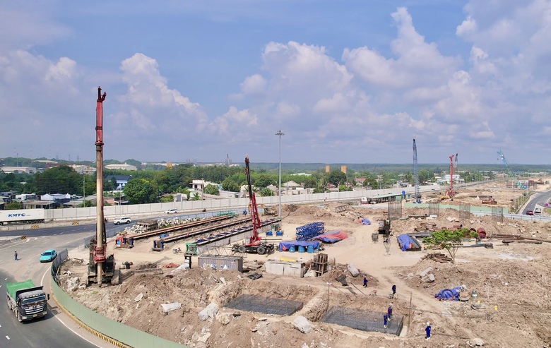 Gỡ vướng mặt bằng, đẩy nhanh tiến độ cầu nối hai cao tốc qua Đồng Nai- Ảnh 3.