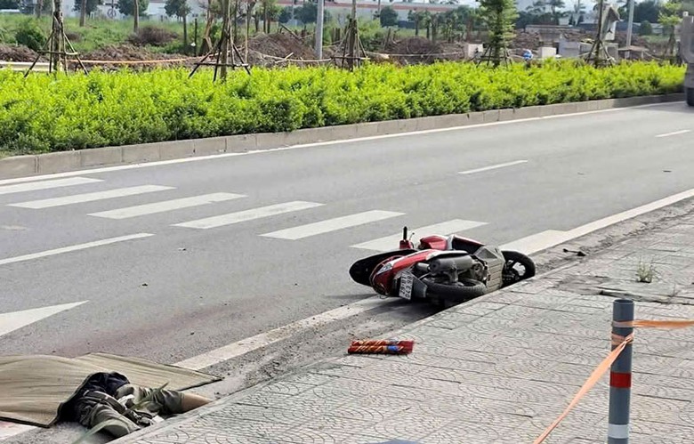 Hiện trường vụ tai nạn khiến người đ&agrave;n &ocirc;ng tử vong.