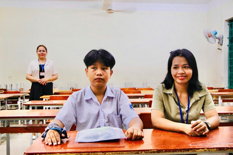 Những thí sinh đặc biệt trong kỳ thi tuyển sinh lớp 10- Ảnh 1. Những thí sinh đặc biệt trong kỳ thi tuyển sinh lớp 10- Ảnh 1.