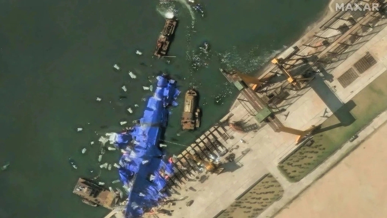 Triều Ti&ecirc;n tuy&ecirc;n bố kh&ocirc;i phục t&agrave;u khu trục 5.000 tấn bị lật, chuẩn bị sửa chữa- Ảnh 1.