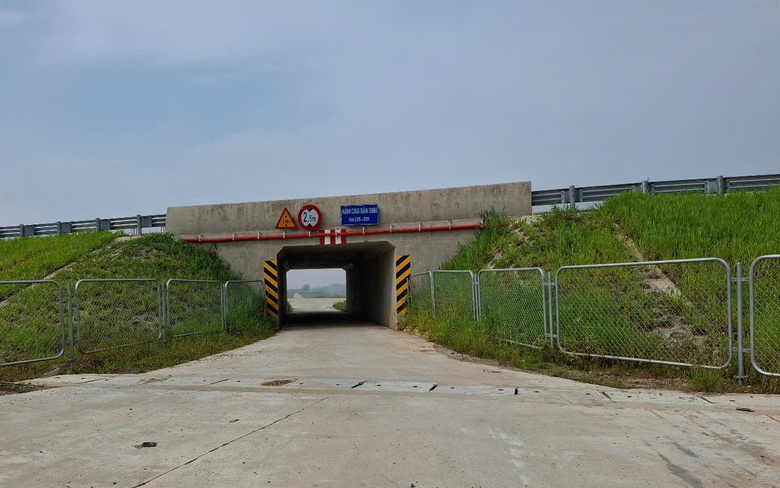 Khẩn trương khắc phục c&aacute;c tuyến đường xuống cấp do phục vụ dự &aacute;n cao tốc qua H&agrave; Tĩnh