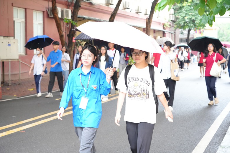 Hai trường đại học bổ sung lại tổ hợp C00 sau khi Bộ Gi&aacute;o dục v&agrave; Đ&agrave;o tạo "tu&yacute;t c&ograve;i"- Ảnh 2.