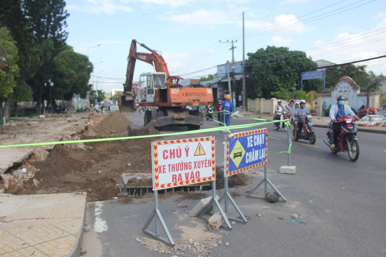 Đường nối QL1 v&agrave;o trung t&acirc;m Phan Thiết lỡ hẹn về đ&iacute;ch v&igrave; vướng mặt bằng- Ảnh 1.