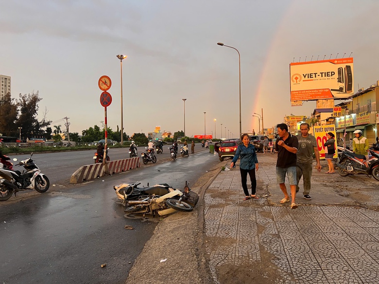 Tai nạn li&ecirc;n ho&agrave;n ở B&igrave;nh Dương, 3 người bị thương- Ảnh 2.