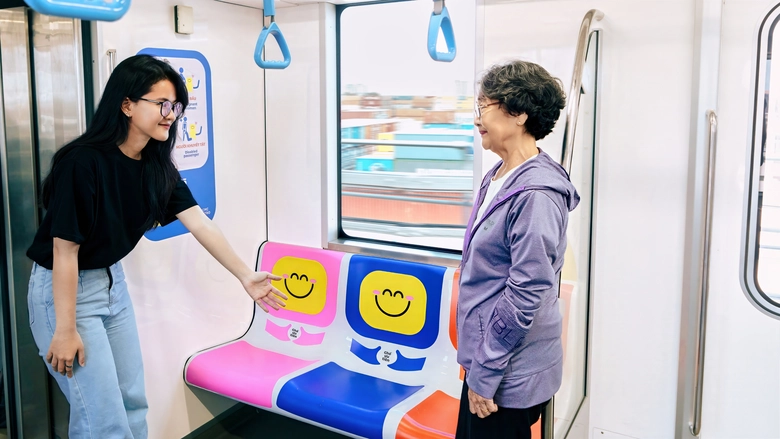 TP.HCM ph&aacute;t động "Văn h&oacute;a metro": Ghế ưu ti&ecirc;n đổi m&agrave;u, lan tỏa sự tử tế- Ảnh 1.