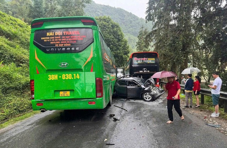 Hiện trường vụ TNGT. Hiện trường vụ TNGT.