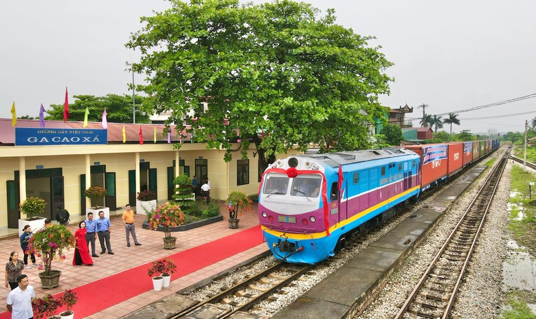 Ch&iacute;nh phủ th&ocirc;ng qua hồ sơ dự &aacute;n Luật Đường sắt sửa đổi- Ảnh 1.