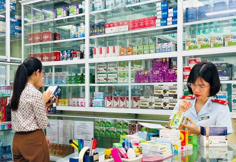 Tăng cường giải pháp kiểm soát, xử lý thuốc giả- Ảnh 1. Tăng cường giải pháp kiểm soát, xử lý thuốc giả- Ảnh 1.