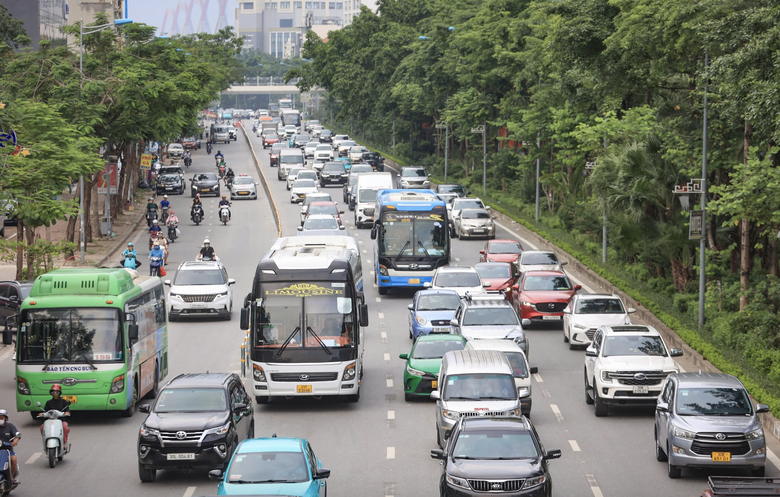 Đề xuất l&ugrave;i thời gian &aacute;p ti&ecirc;u chuẩn kh&iacute; thải mức cao xe &ocirc; t&ocirc; lưu h&agrave;nh ở H&agrave; Nội v&agrave; TP.HCM- Ảnh 2.