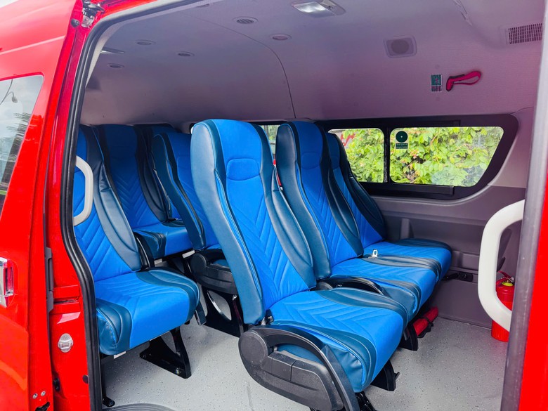 Bất ngờ với 10 chuyến xe đưa đ&oacute;n c&aacute;n bộ đến TP.HCM l&agrave;m việc ng&agrave;y đầu sau s&aacute;p nhập- Ảnh 3.