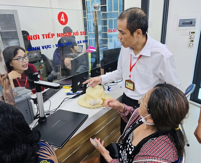 H&agrave; Nội: Phường Việt Hưng mời luật sư tư vấn miễn ph&iacute; ng&agrave;y đầu vận h&agrave;nh ch&iacute;nh quyền hai cấp- Ảnh 4.