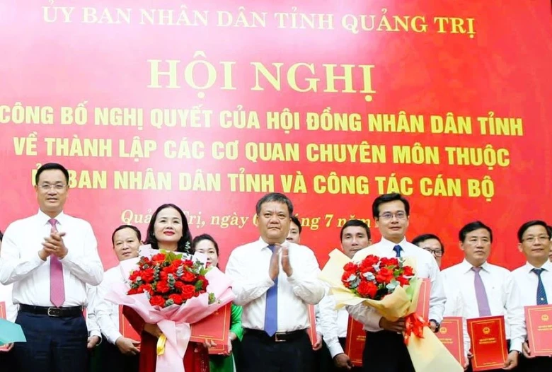 &Ocirc;ng Trương Ch&iacute; Trung l&agrave;m Gi&aacute;m đốc Sở X&acirc;y dựng Quảng Trị sau s&aacute;p nhập- Ảnh 2.